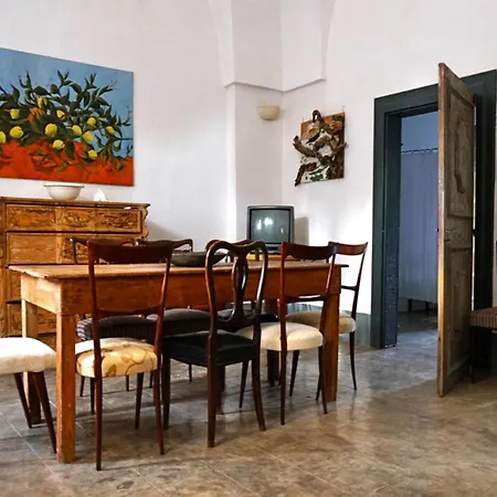 Fonte Vecchia, * Ostuni